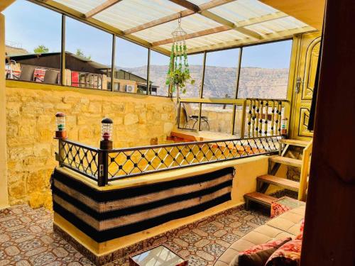 Dana Gate Lodge in Dana