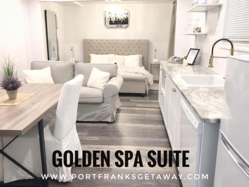 Romantic Golden Spa Suite - Cedar Point