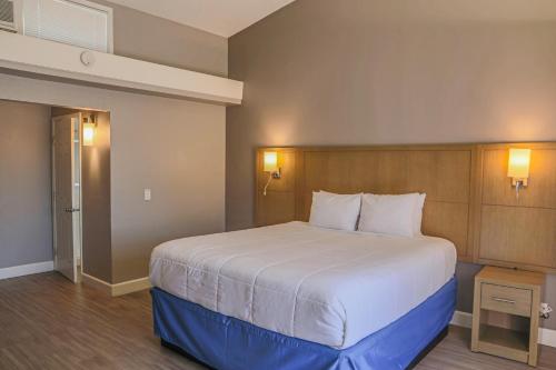 Days Inn by Wyndham Redwood City - image 11