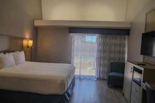 Days Inn by Wyndham Redwood City - image 8
