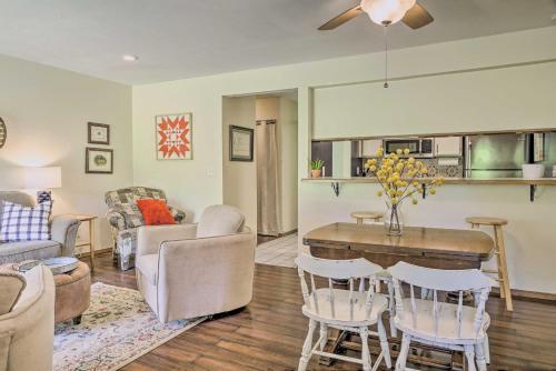 Pet-Friendly Branson Retreat in Golf Village! - image 5