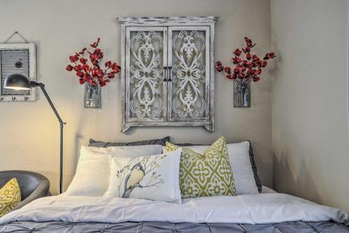 Charming Payton Hideaway with Furnished Patio! - image 11