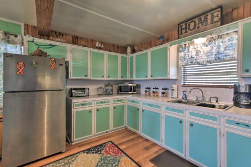 Jamaica Beach House Less Than 6 Blocks to Beaches! - image 6