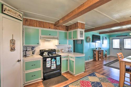 Jamaica Beach House Less Than 6 Blocks to Beaches! - image 8