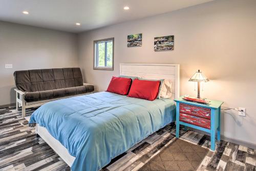 River Suite Elizabethton Studio with Grill! - image 9