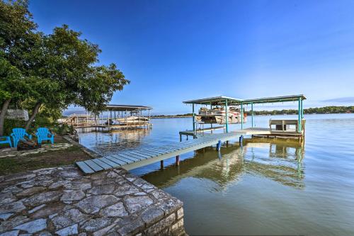 Lakefront Home Less Than 3 Miles to Historic Granbury!