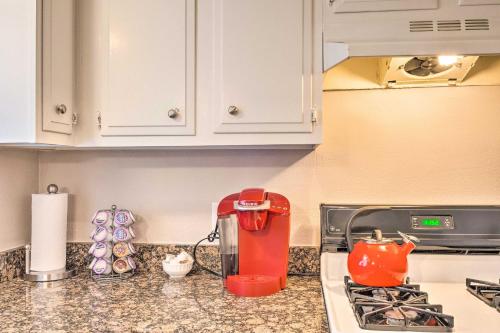 Beautiful Downtown Duplex with Patio Walk to 6th St - image 24