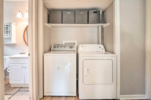 Beautiful Downtown Duplex with Patio Walk to 6th St - image 33