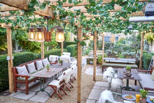 餐廳, 梅休因阿姆斯賓館 (The Methuen Arms) in 科斯罕