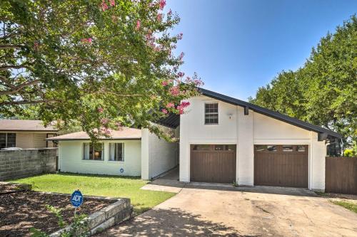 Beautiful Downtown Duplex with Patio Walk to 6th St - image 41