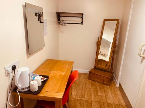 Preston Hotel - image 4