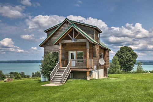 Cozy Cayuga Lake Cabin with Views Less Than 1 Mi to Wineries