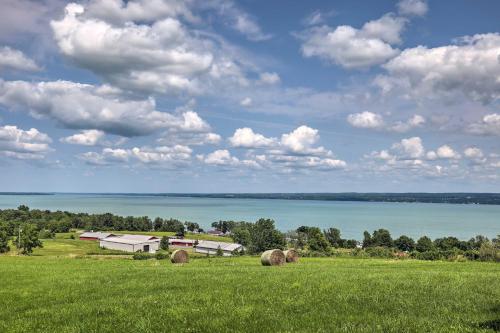 Cozy Cayuga Lake Cabin with Views Less Than 1 Mi to Wineries