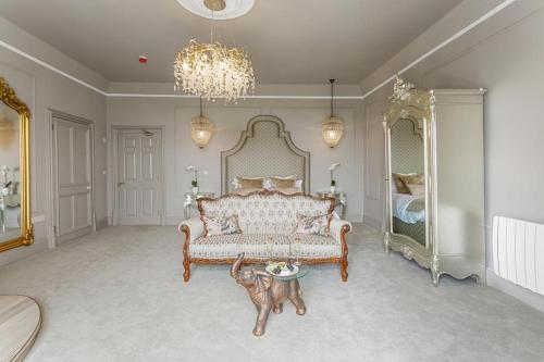 Welbeck Manor and Golf Room Type - King Suite with Balcony
