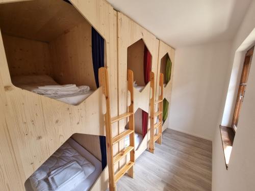 Single Capsule Pod in 6-bed Dormitory