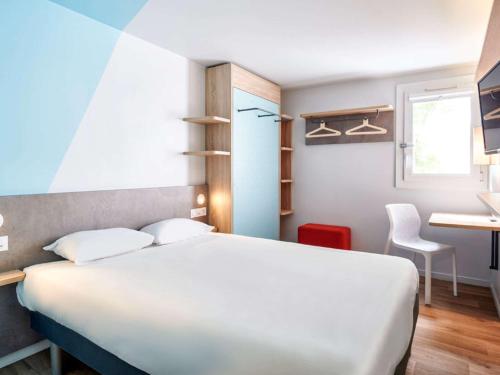 Triple Room with One Double Bed and One Bunk Bed