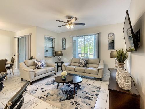 LAUCH OFFER - AWE-INSPIRING 4BDRM TOWNHOME 10 MiN DISNEY - image 10