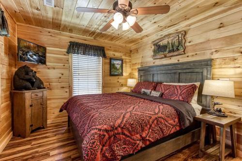 Bear Hugs, Free Tickets, Hot Tub, WIFI!!! detail
