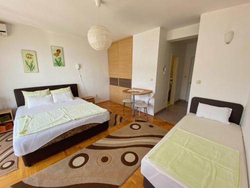 Apartments Bellevue - Otasevic - image 10