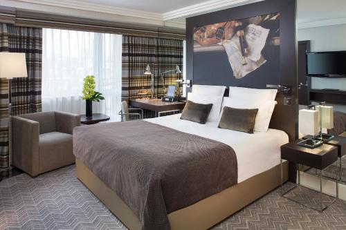 room detail thumbnail 1