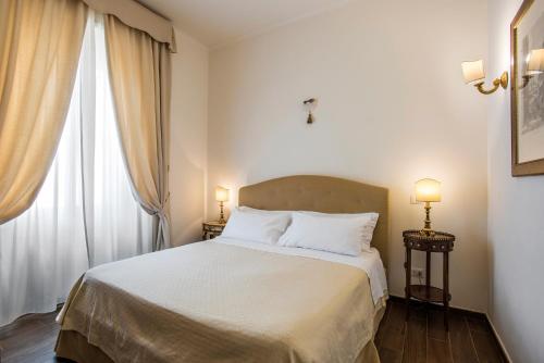 Piazza del Popolo Luxury Home - image 9