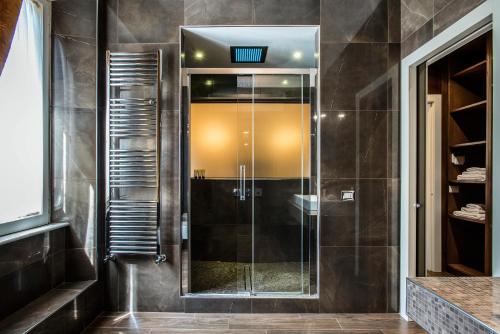 Piazza del Popolo Luxury Home - image 4