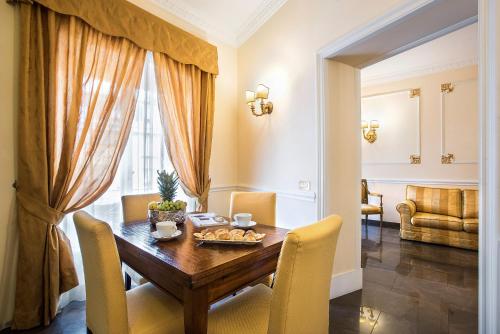 Piazza del Popolo Luxury Home - image 3