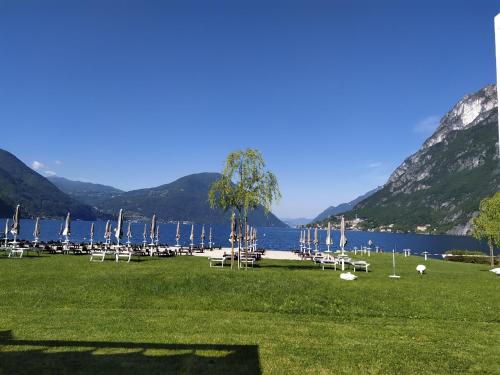  PEONIA 2 posti Wi-Fi AC free park Jacuzzi in Porlezza