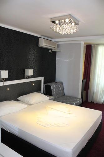 Vile Oliva Hotel & Resort Vile Oliva is conveniently located in the popular Petrovac area. Both business travelers and tourists can enjoy the hotels facilities and services. To be found at the hotel are 24-hour front desk, fa
