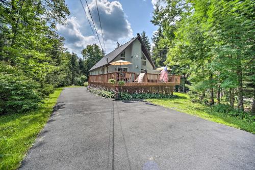 Newly Renovated Tannersville Home Hot Tub and Deck - image 6