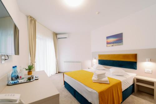 Superior Double Room image 7