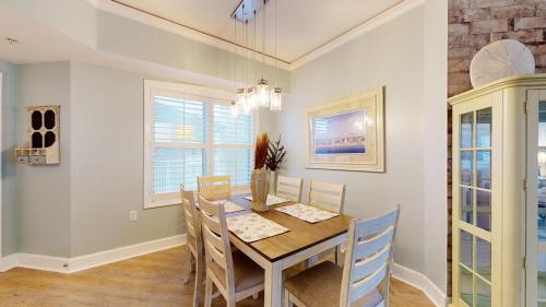 5402 Hampton Place South - image 5