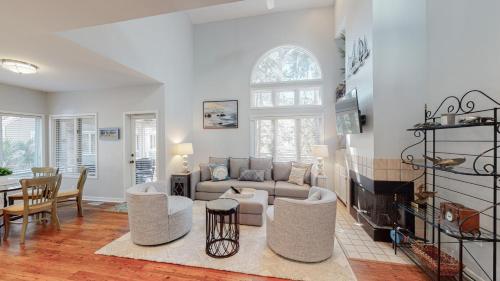 7611 Huntington Villas