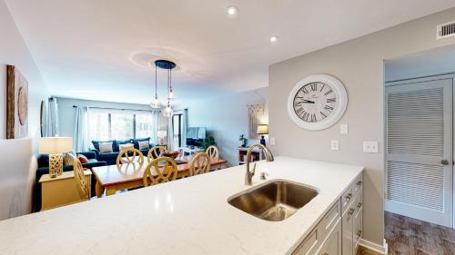 7576 The Moorings - image 5
