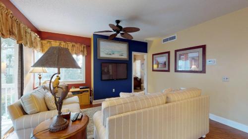 614 Barrington Park - image 2