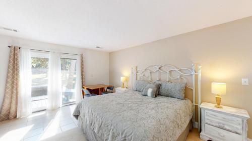 729 Queens Grant - image 6