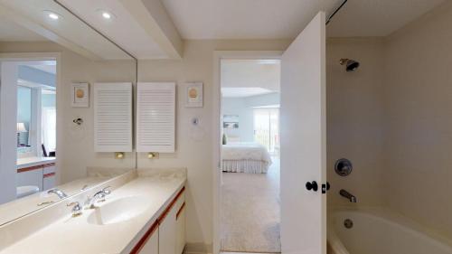 516 Barrington Court - image 10
