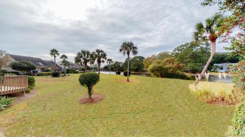 765 Queens Grant - image 4