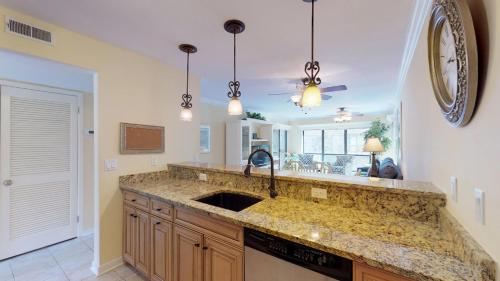 77 The Moorings - image 3