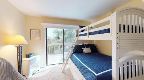 77 The Moorings - image 5