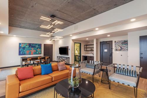 Hotel Indigo Tulsa DWTN/Entertainment Area - image 14