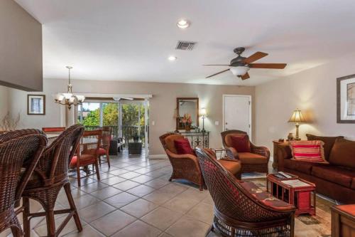 Sanibel Arms A8 - main image