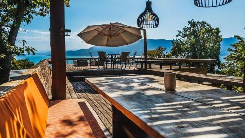 Conforto em casa de luxo com vista em Ilhabela