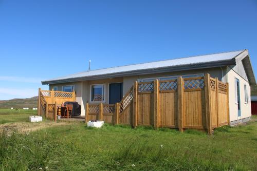 Stóri-Bakki Guesthouse-with hot tub - Egilsstadir