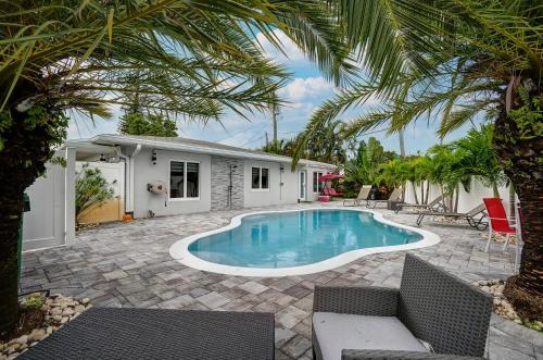 NEW! Bayview Apt with Pool next to Wilton Manors