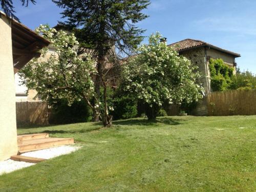Maison familiale 4ch avec WiFi, vélos, terrasse et jardin près de Périgueux - FR-1-616-199 gîte à louer Montrem