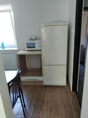 kuhinja, Ubytování MV Týn nad Vltavou - Bohunice - Temelín. (Ubytovani MV Tyn nad Vltavou - Bohunice - Temelin.) in Jindrichuv Hradec