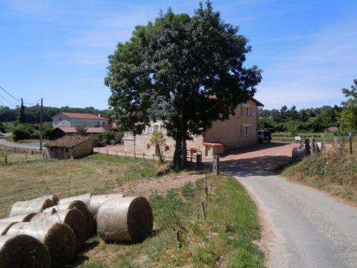 Gîte Chirassimont, 7 pièces, 14 personnes - FR-1-496-65