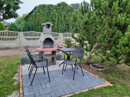 Instalações, Bursztynek Łunowa (Bursztynek Lunowa) in Lunowo