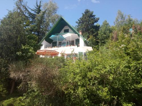 ナジマロシュ V4 Kilatoterasz Apartmanok Emelet 4つ星 シングルルーム レストラン